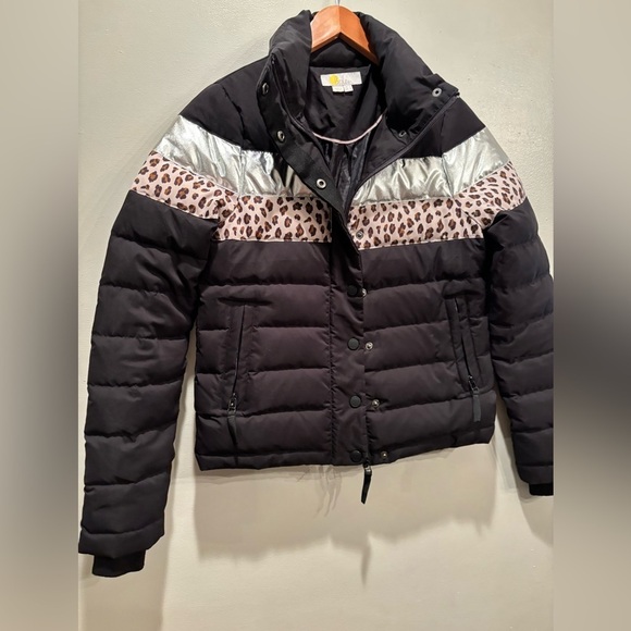 Boden Black and Silver Puffer Jacket ski animal print size 2 women’s - Picture 13 of 14